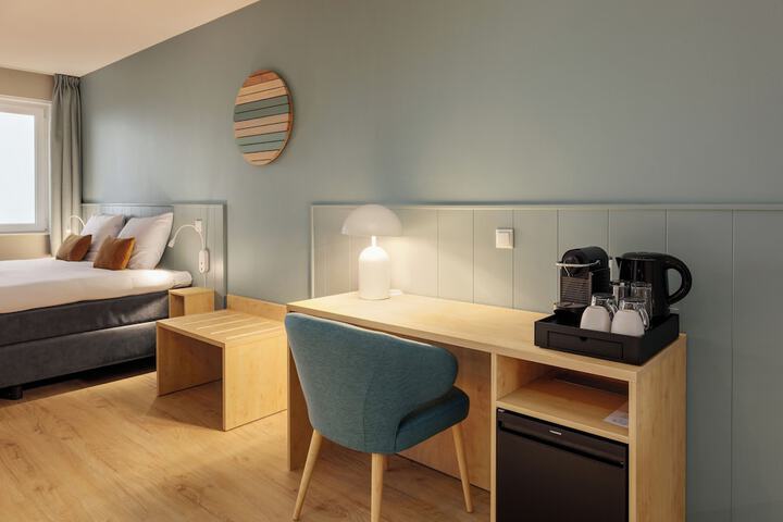 Room 12 of 40