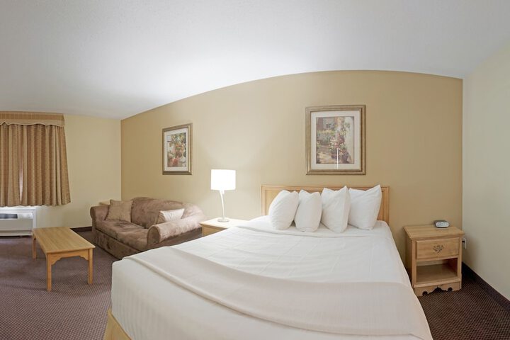 Room 9 of 47