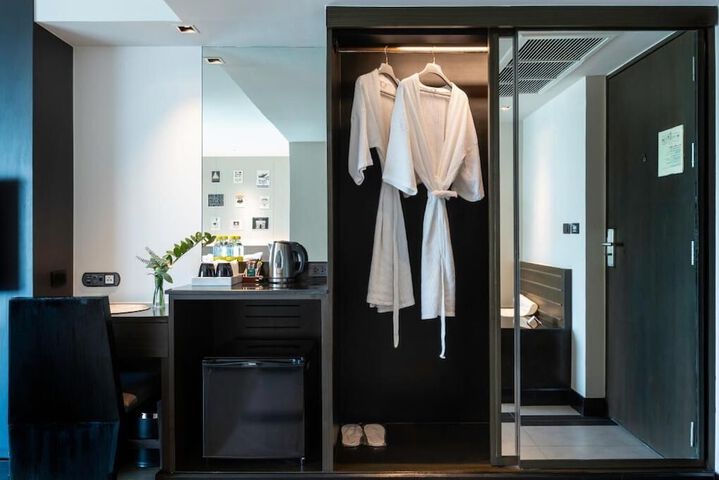 Room 21 of 60