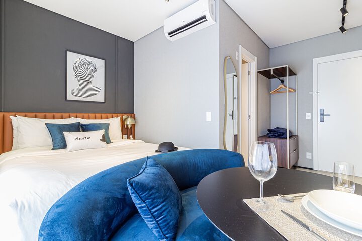 Room 6 of 184