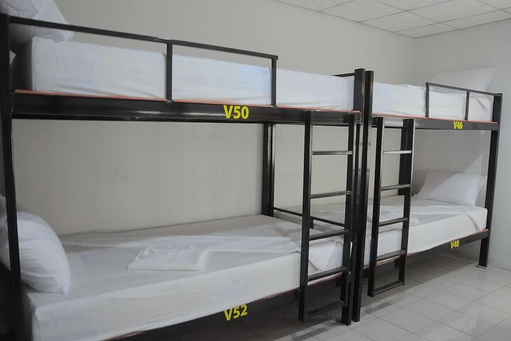 Room 13 of 31