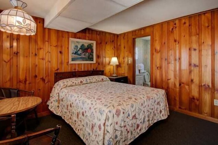 Room 12 of 30