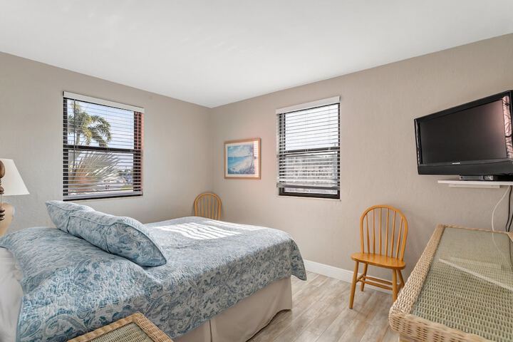 Room 28 of 325