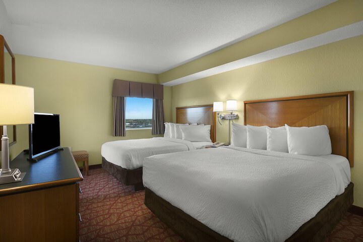 Room 2 of 77