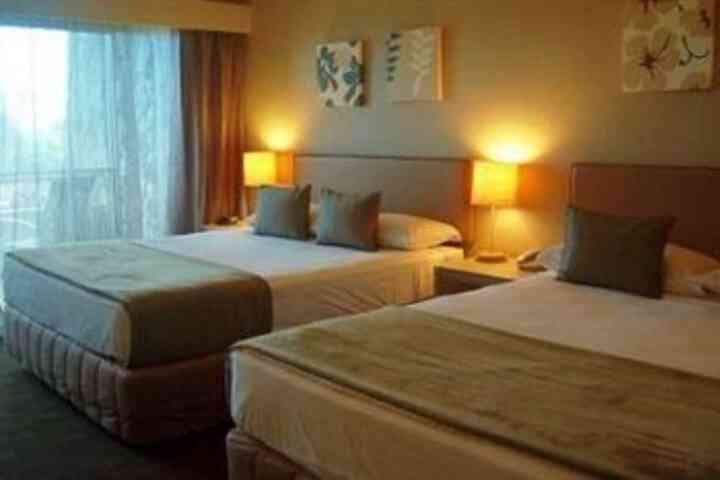 Room 5 of 76