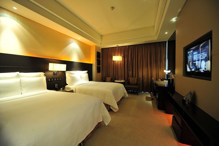 Room 9 of 92
