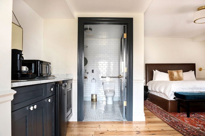 Room 100 of 124