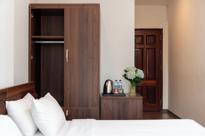 Room 16 of 40