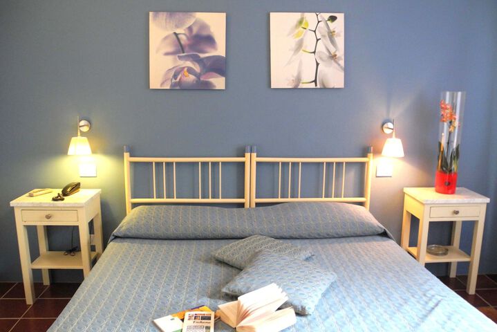 Room 6 of 53