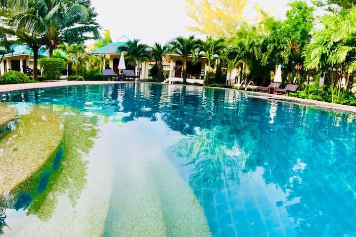 Pools & Facilities