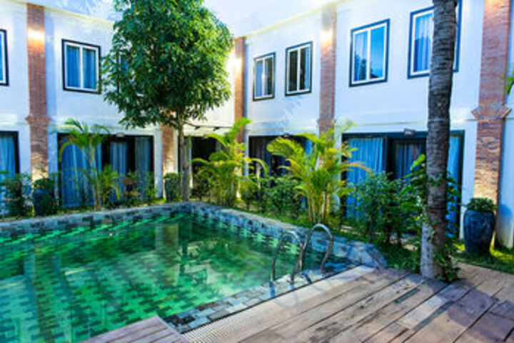 Pool 50 of 65