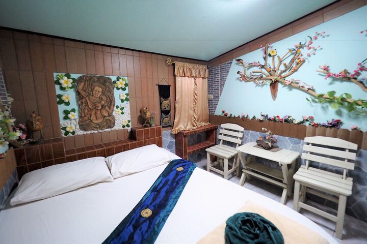 Room 6 of 42