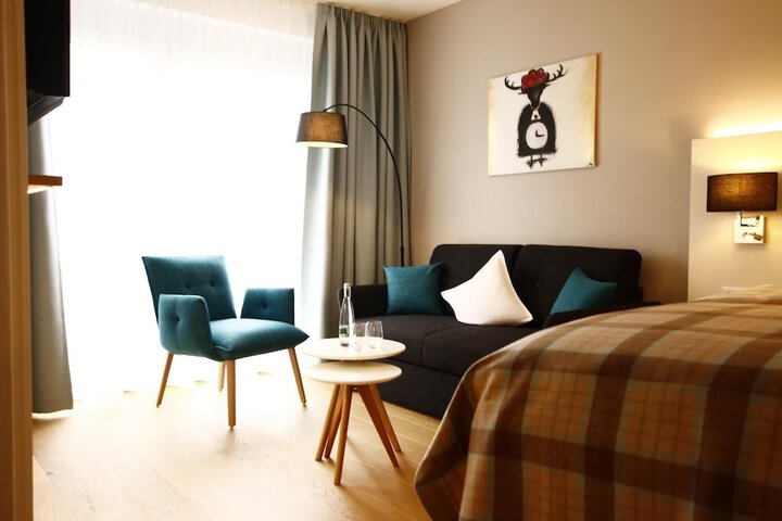 Room 5 of 37