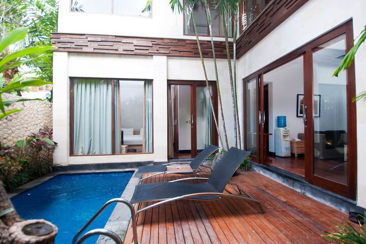 Hotel with Pool