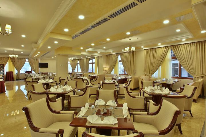 Dining 58 of 71