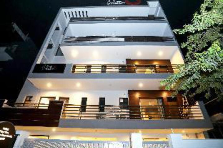 Collection O 218 Palam Vihar
