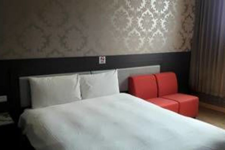 Room 15 of 23