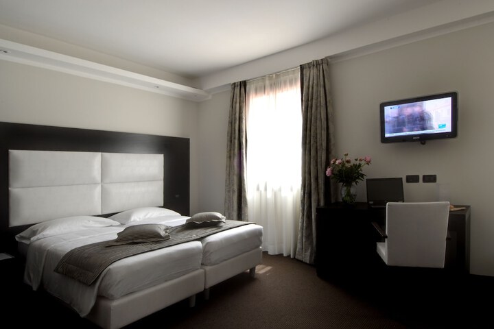 Room 9 of 49