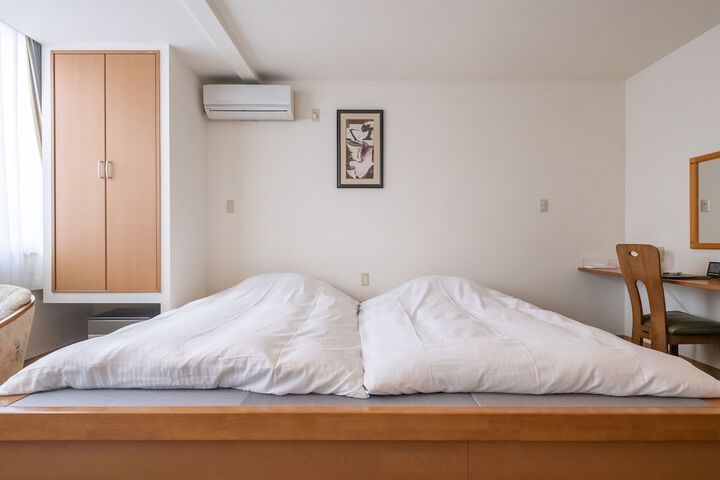 Room 18 of 46