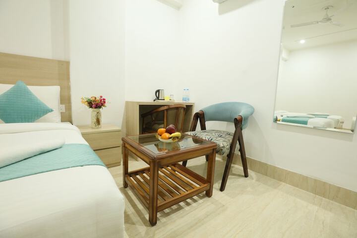 Room 12 of 22