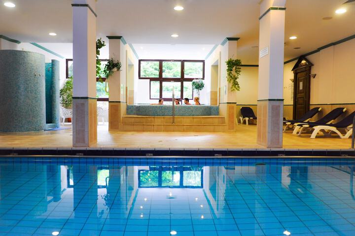 Hotel Pool