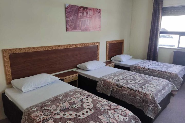 Room 7 of 34
