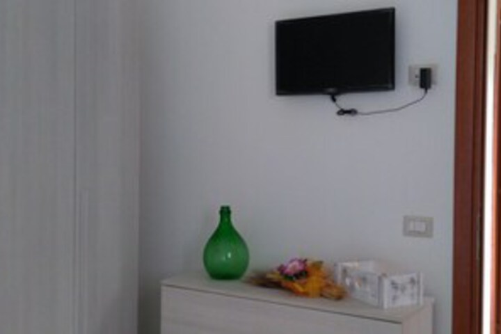 Room 13 of 25