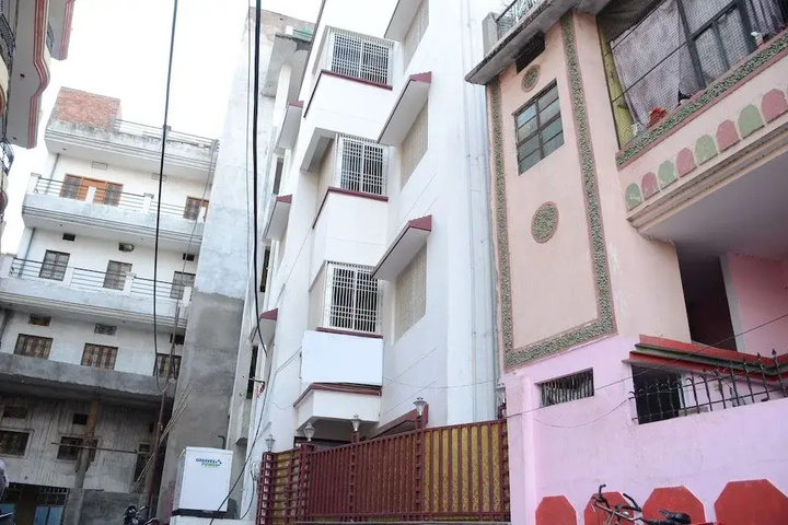 OYO 8448 HOTEL SHYAMAL