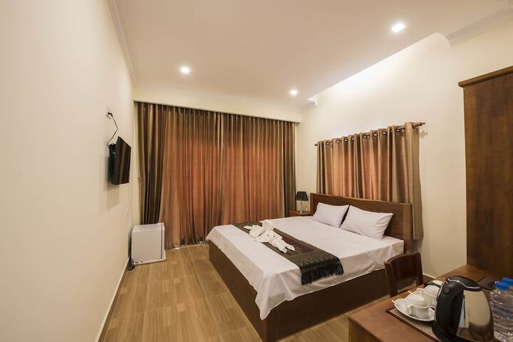 Room 4 of 20