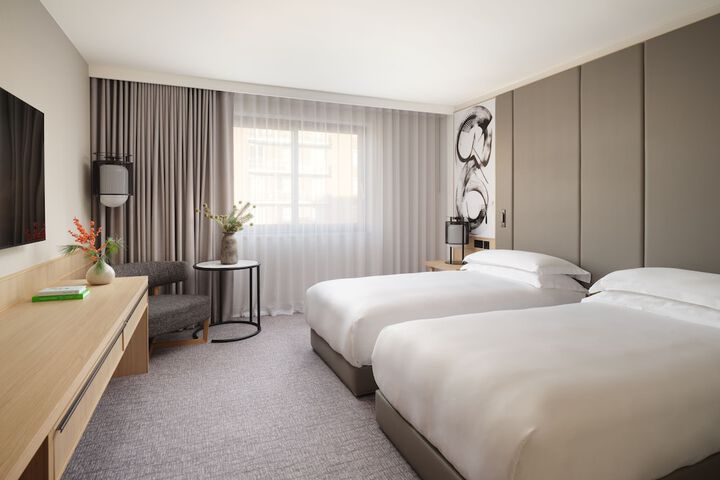 Room 10 of 82