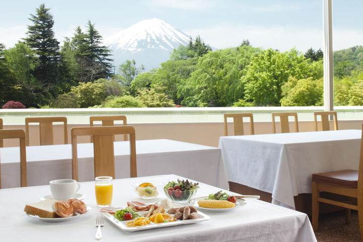Breakfast/Coffee Service 93 of 147