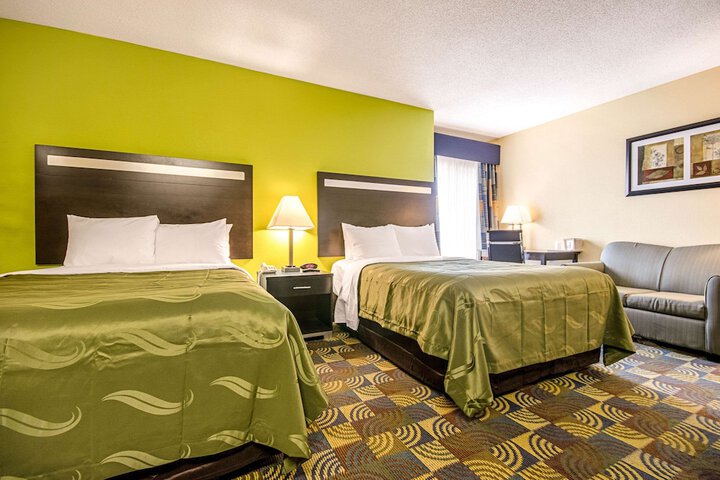2 Double Beds (3 of 9)