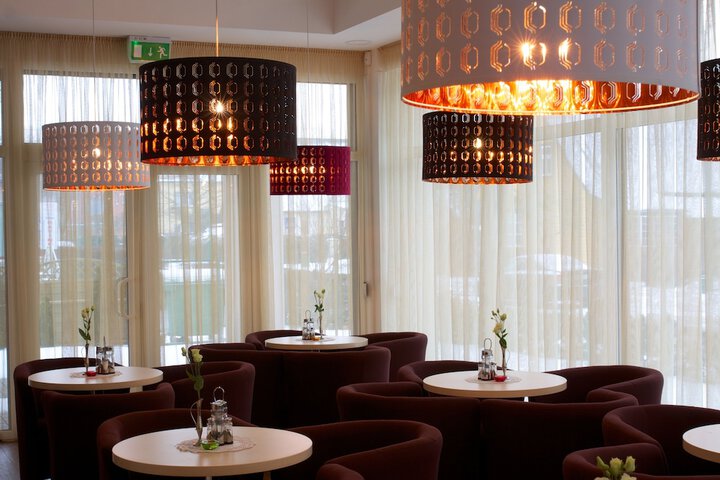 Lounge 45 of 50