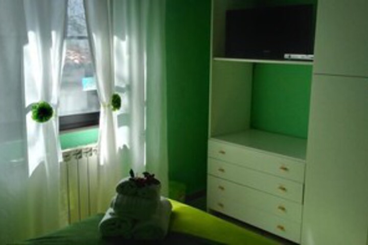 Room 12 of 17