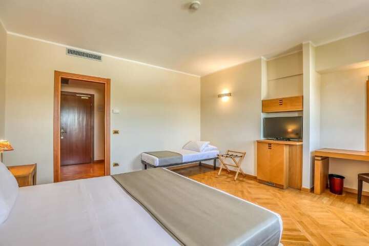 Room 9 of 54
