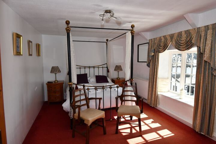 Room 15 of 54