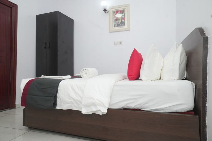 Room 3 of 9