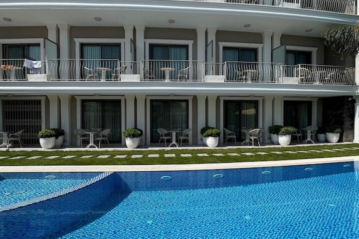 Pool 27 of 47