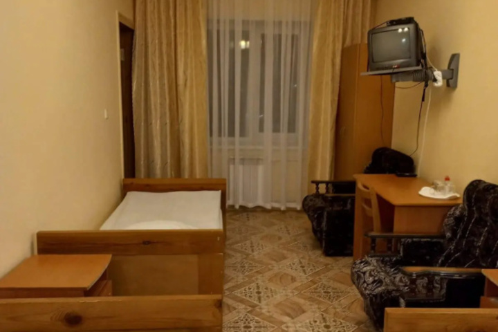 Room 6 of 14