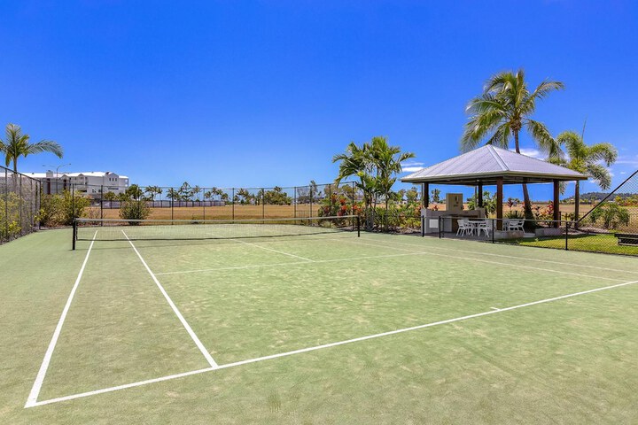 Tennis court