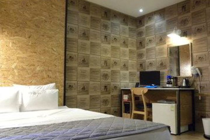 Room 14 of 53