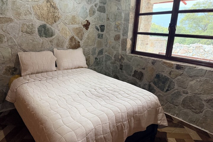 Room 9 of 52