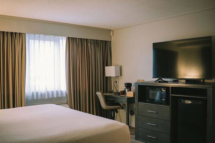 Room 25 of 54
