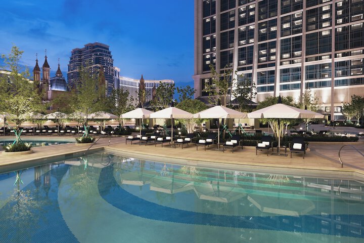Pool Hotel