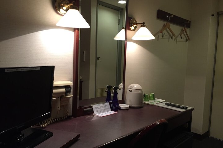 Room 7 of 11