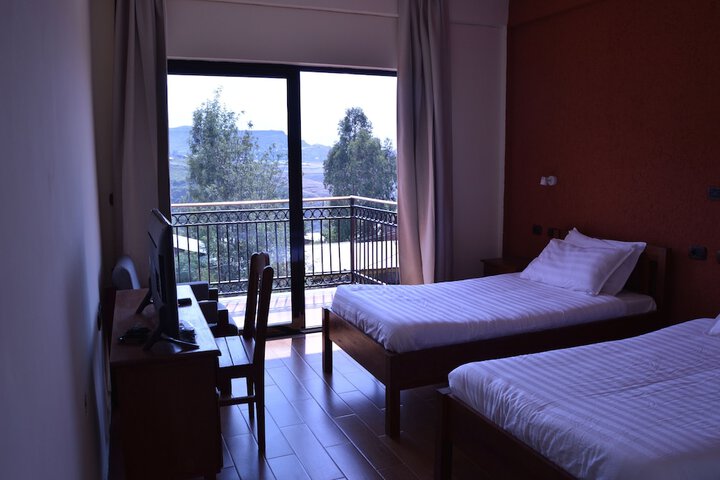 Room 8 of 75