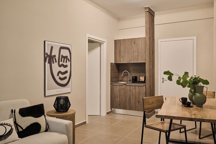 Room 13 of 20