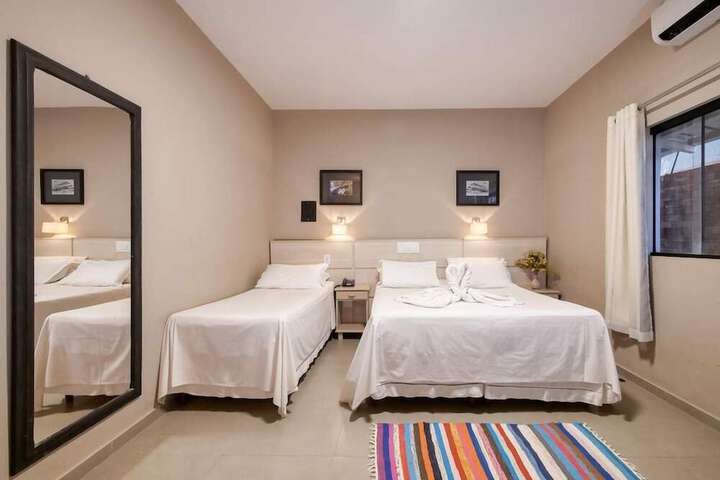 Room 4 of 79