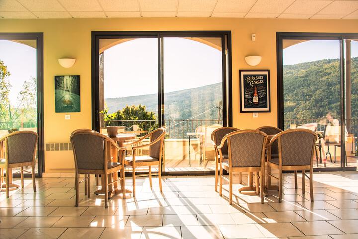 Lobby lounge