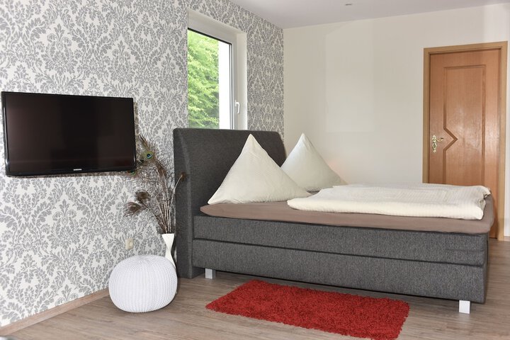 Room 4 of 85